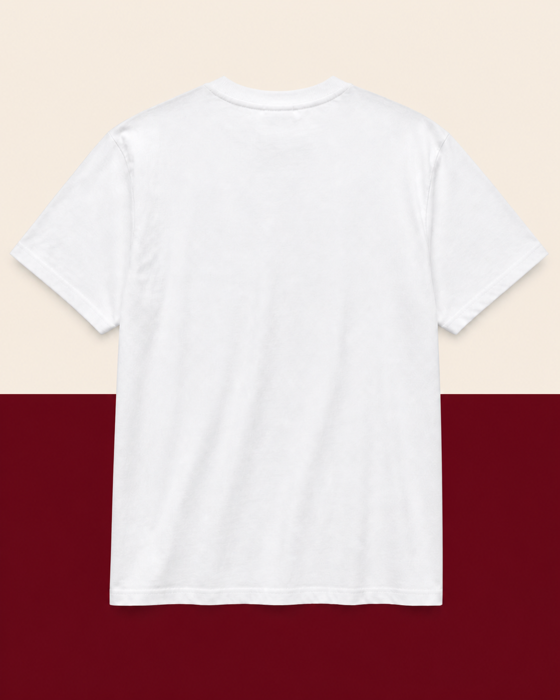 Tee Quelque chose — tee-shirt blanc vu de dos, impression « TU ME PLAIS. FAIS QUELQUE CHOSE. »